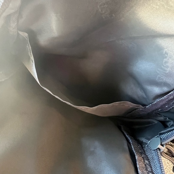 NWT East West Sling Utility Bag. This bag is great for an on the go person. - Picture 7 of 11